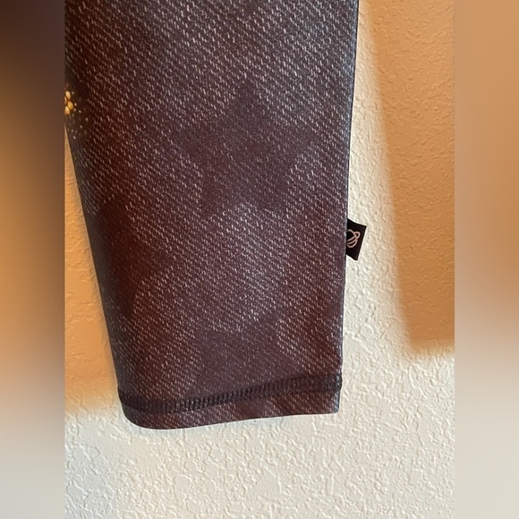 Terez Black Crystal EmojiCindy/Mindy Performance Leggings Black Gold Medium NWT - Picture 7 of 11